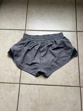 Lululemon Hotty Hot Short size 6 Women’s